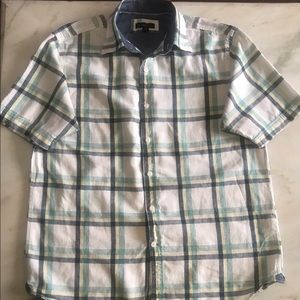 Brand:CLUB Room button down shirt.